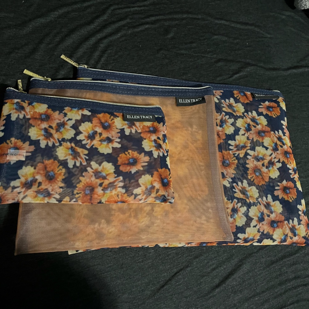 Ellen Tracy travel bags